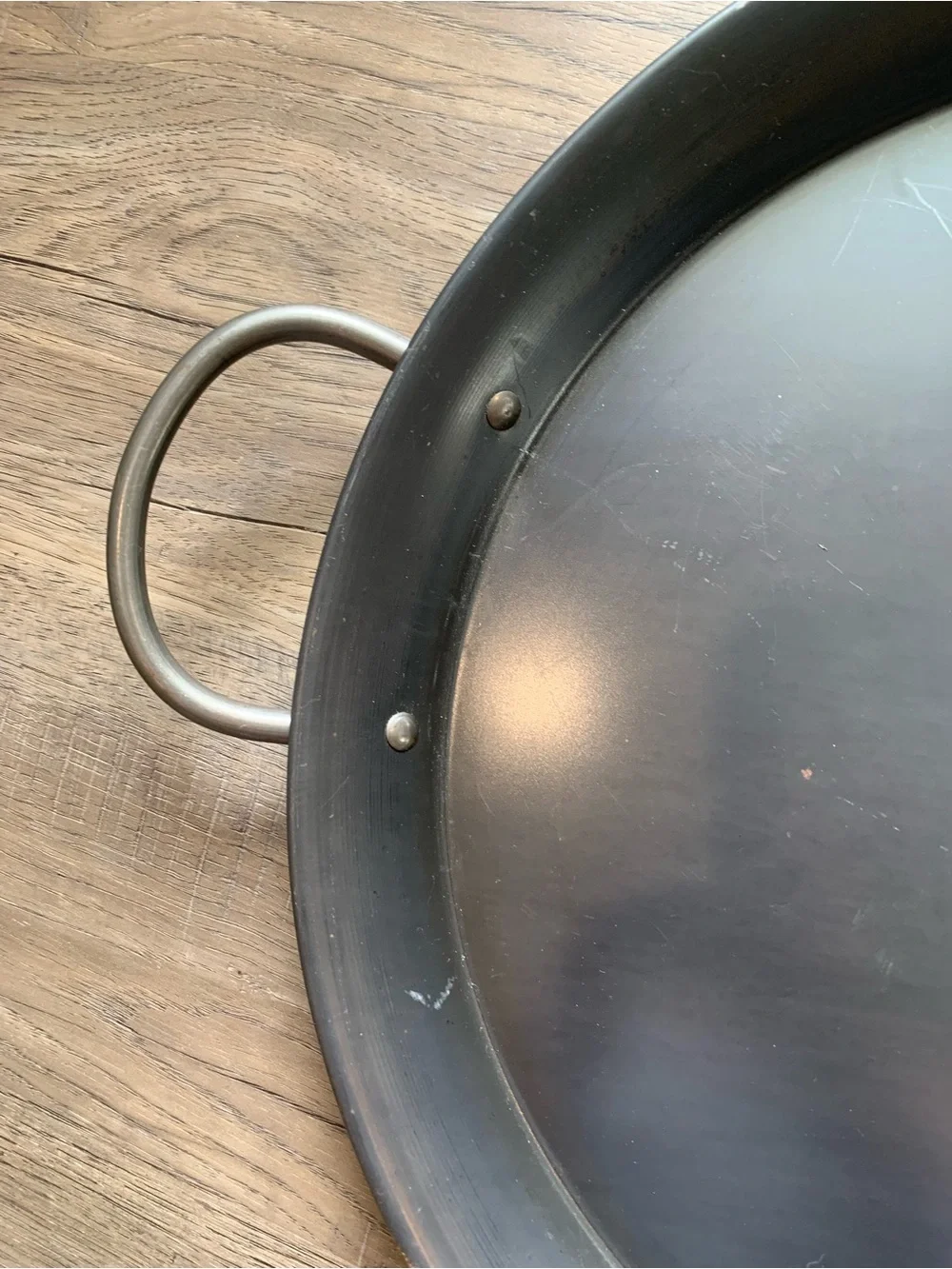 Hikimoto 17 Inch Cast Iron Pizza or Paella Pan